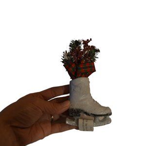 Gerson Companies Christmas Ice Skate w/ Berries & Bow Ornament 5"H